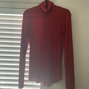 Lululemon base layer turtleneck